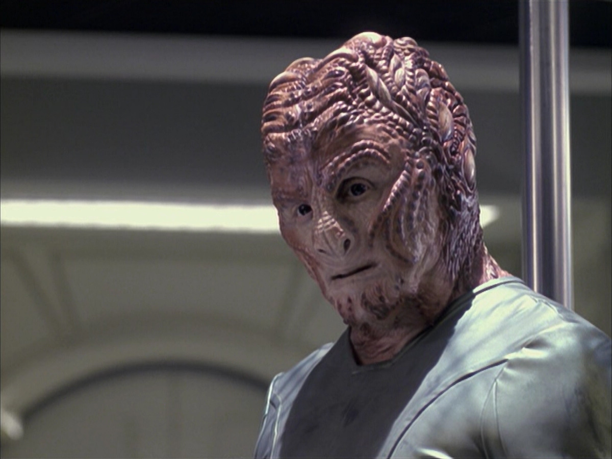 extant_StarTrek_VOY_6x15-Tsunkatse_02099.jpg