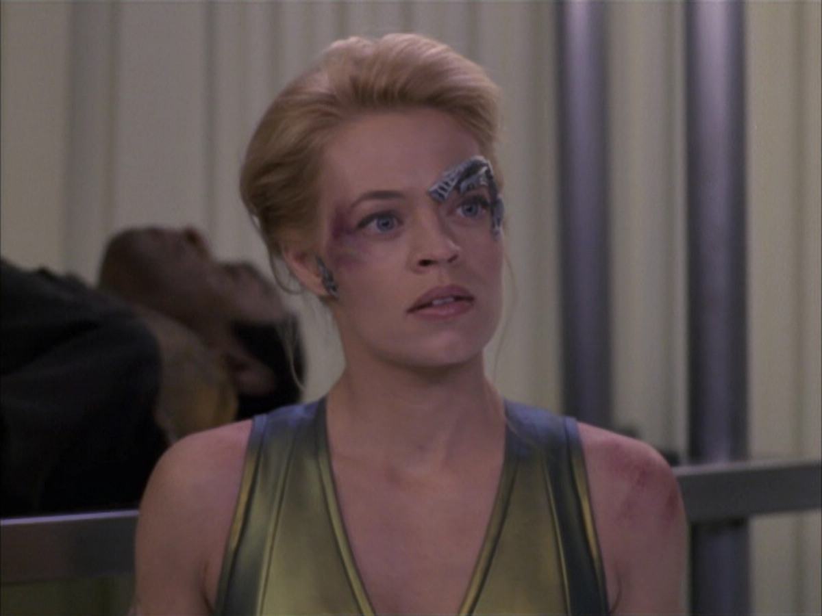 extant_StarTrek_VOY_6x15-Tsunkatse_02105.jpg