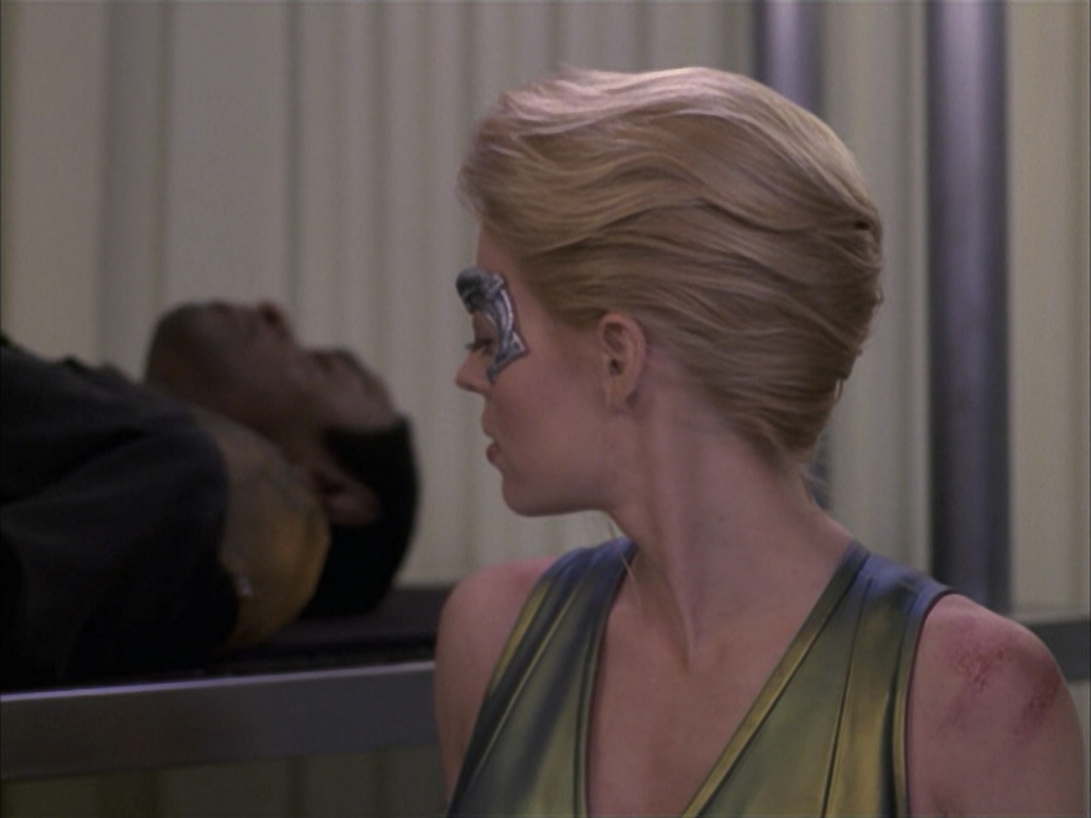 extant_StarTrek_VOY_6x15-Tsunkatse_02111.jpg