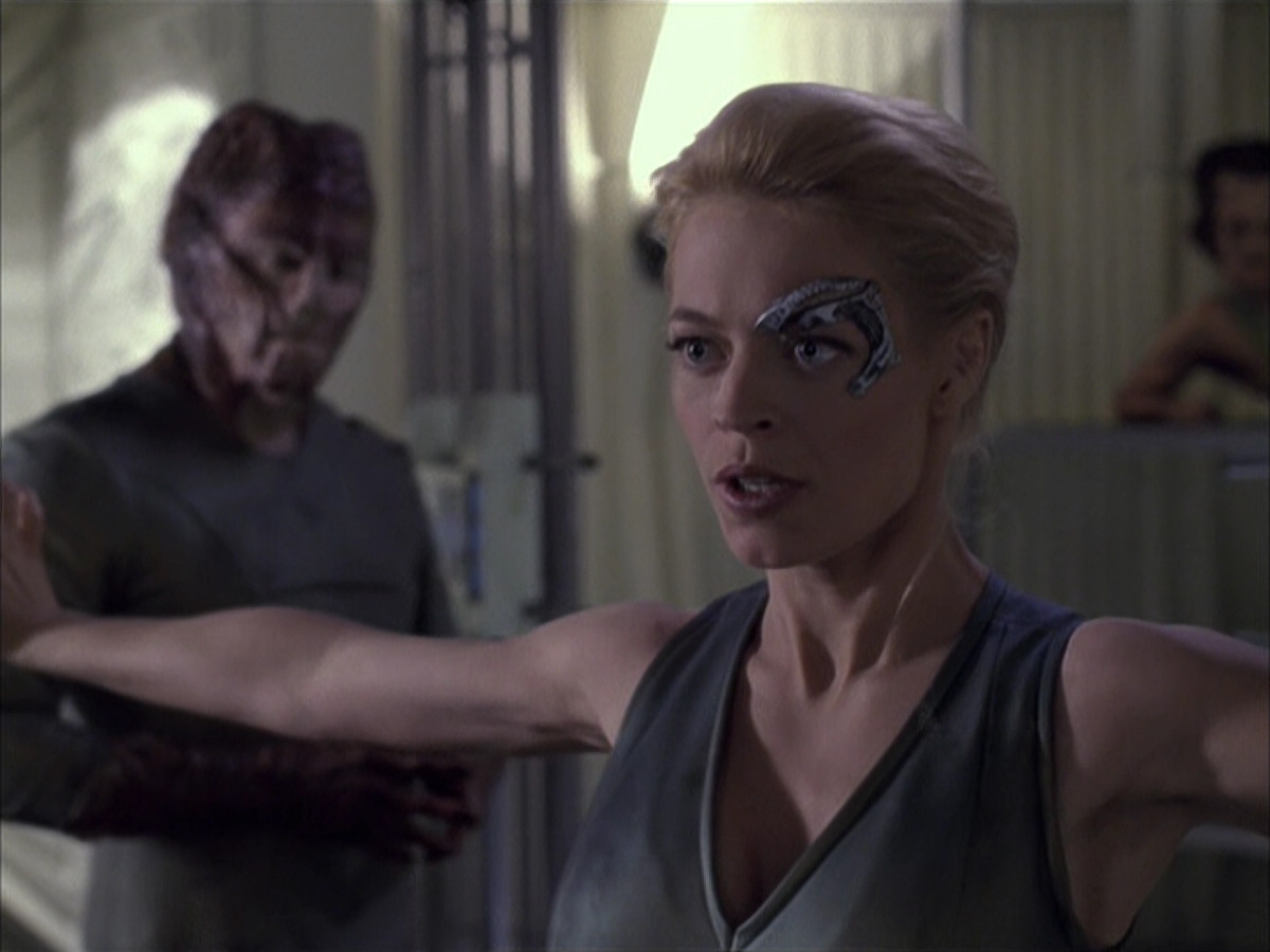 extant_StarTrek_VOY_6x15-Tsunkatse_02133.jpg