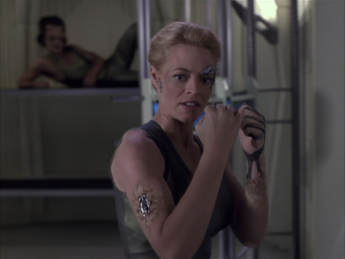 extant_StarTrek_VOY_6x15-Tsunkatse_02161.jpg