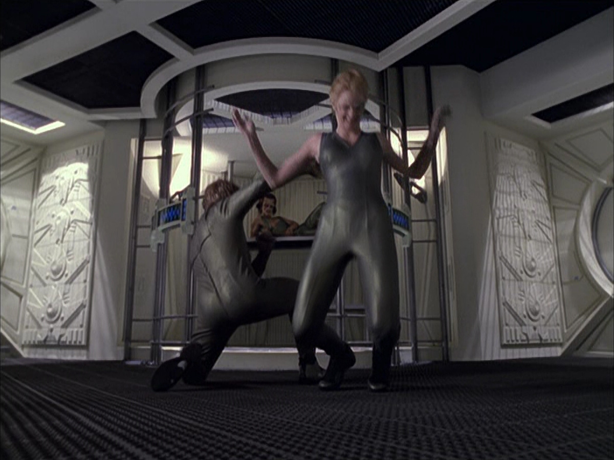 extant_StarTrek_VOY_6x15-Tsunkatse_02163.jpg