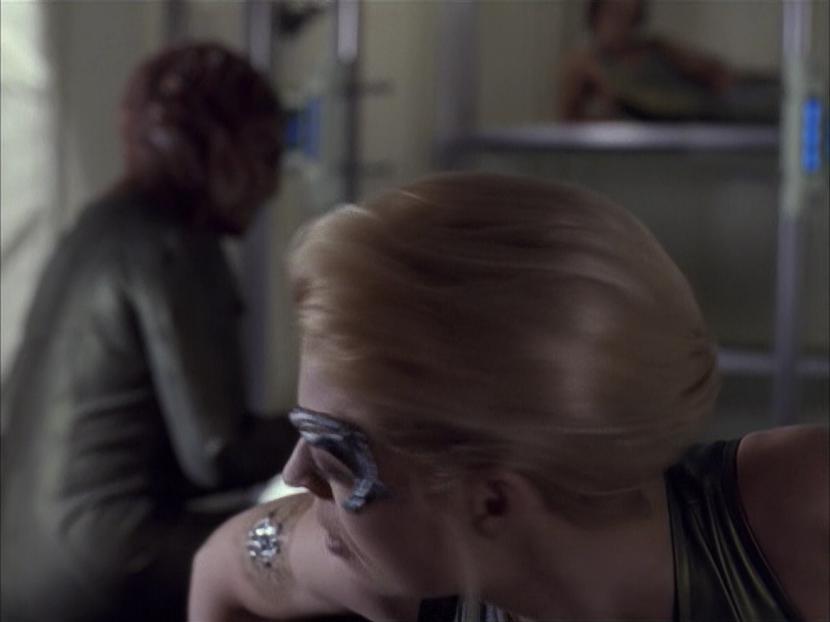 extant_StarTrek_VOY_6x15-Tsunkatse_02166.jpg