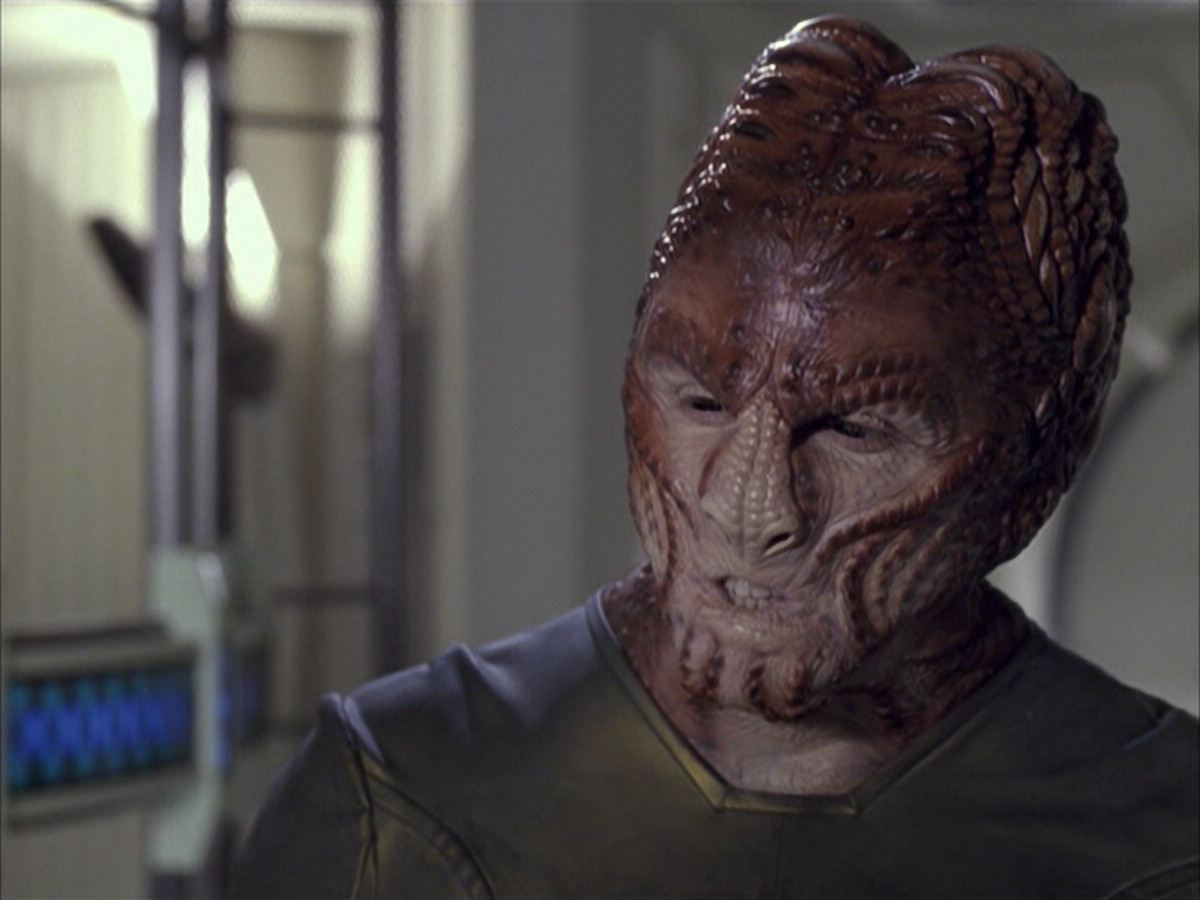 extant_StarTrek_VOY_6x15-Tsunkatse_02190.jpg