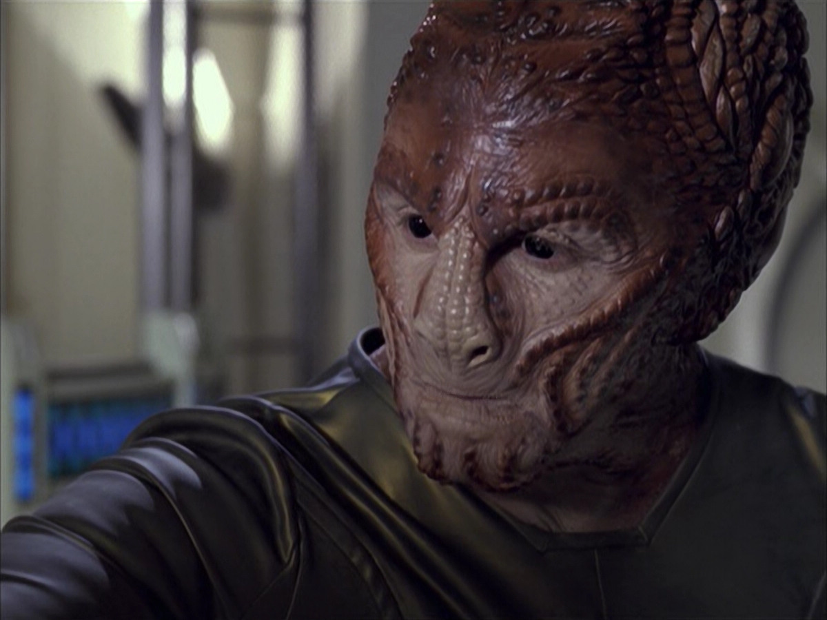 extant_StarTrek_VOY_6x15-Tsunkatse_02206.jpg
