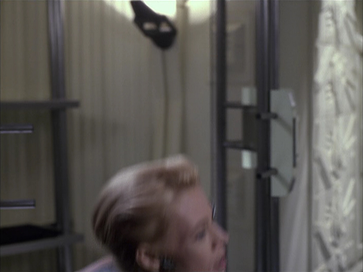 extant_StarTrek_VOY_6x15-Tsunkatse_02222.jpg