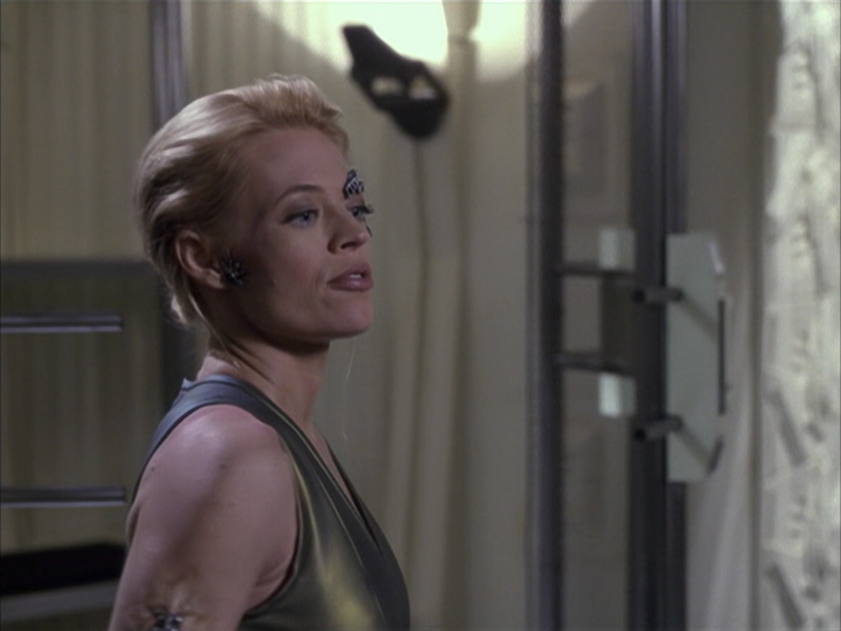 extant_StarTrek_VOY_6x15-Tsunkatse_02224.jpg