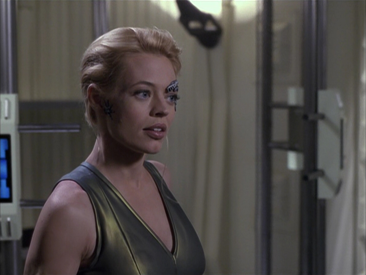 extant_StarTrek_VOY_6x15-Tsunkatse_02226.jpg