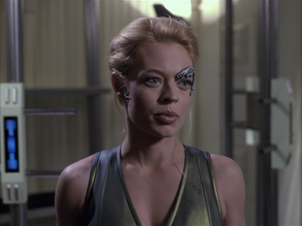extant_StarTrek_VOY_6x15-Tsunkatse_02245.jpg