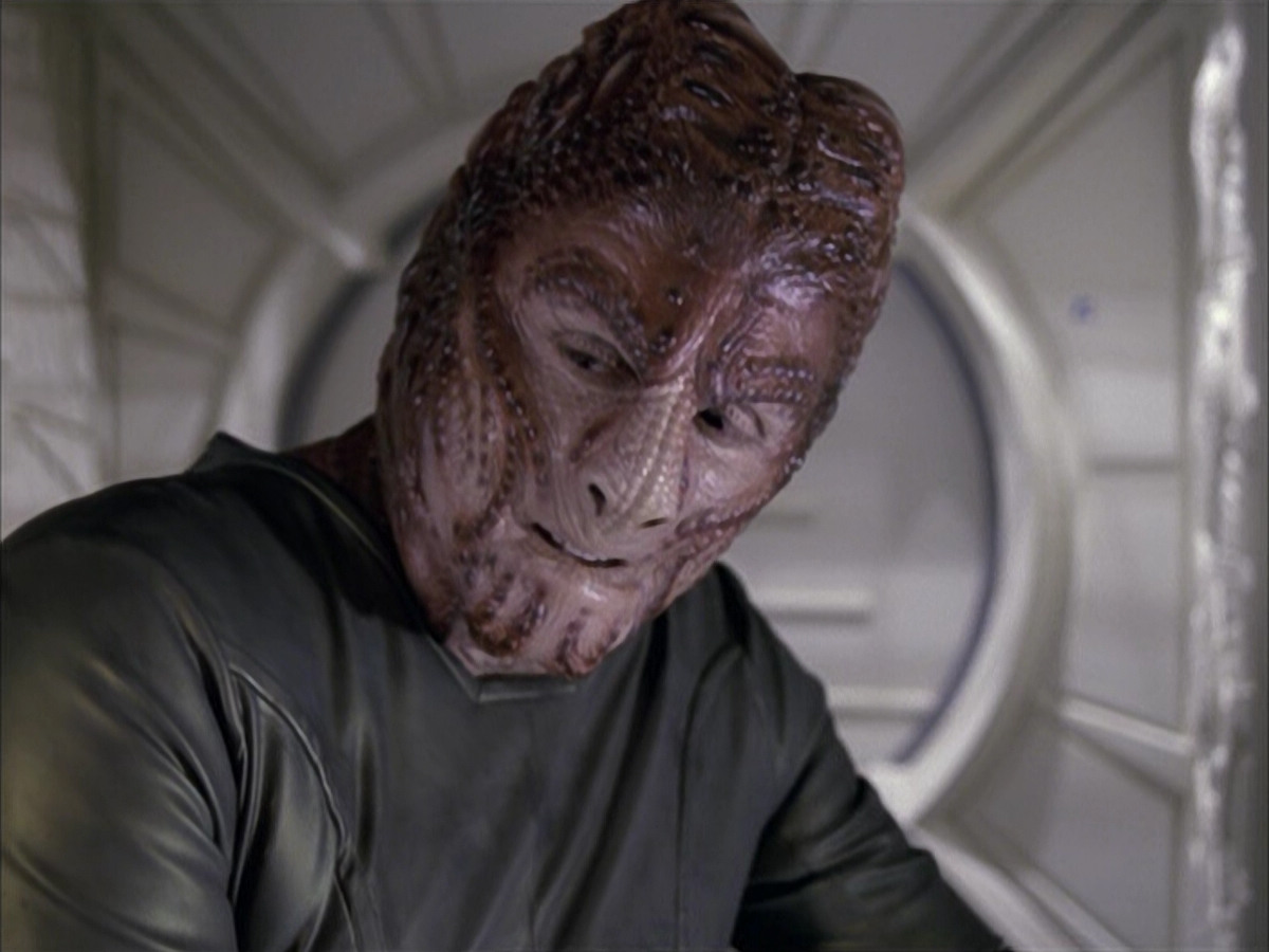 extant_StarTrek_VOY_6x15-Tsunkatse_02259.jpg