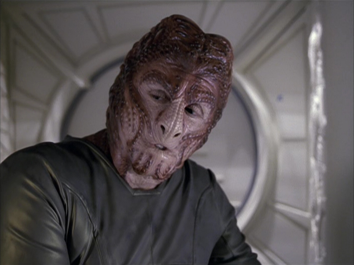 extant_StarTrek_VOY_6x15-Tsunkatse_02287.jpg