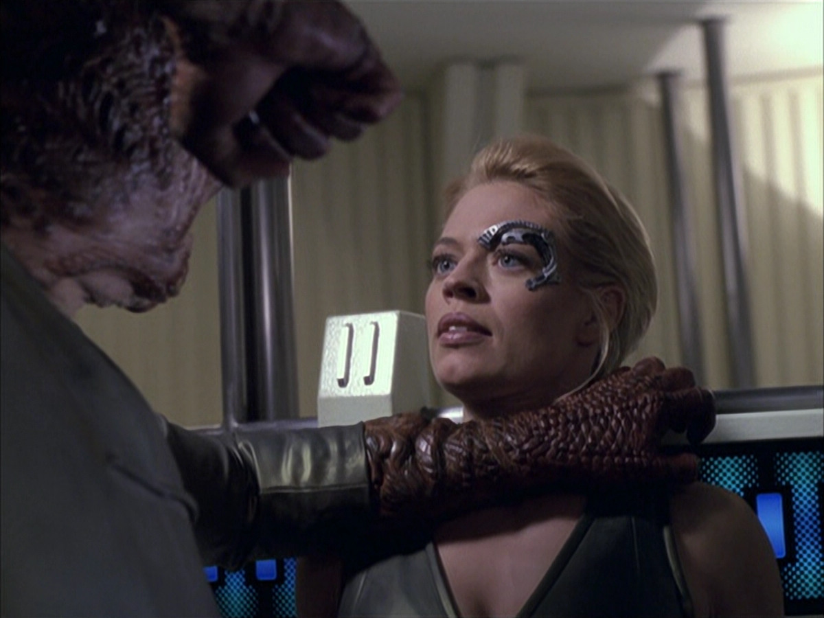 extant_StarTrek_VOY_6x15-Tsunkatse_02317.jpg