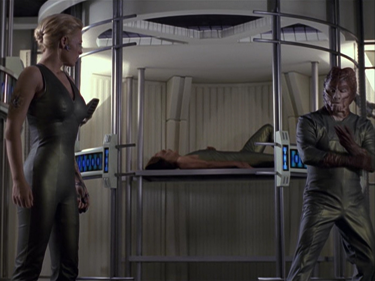 extant_StarTrek_VOY_6x15-Tsunkatse_02335.jpg