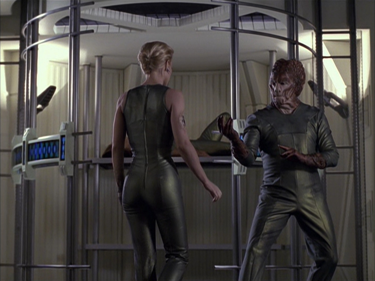 extant_StarTrek_VOY_6x15-Tsunkatse_02341.jpg