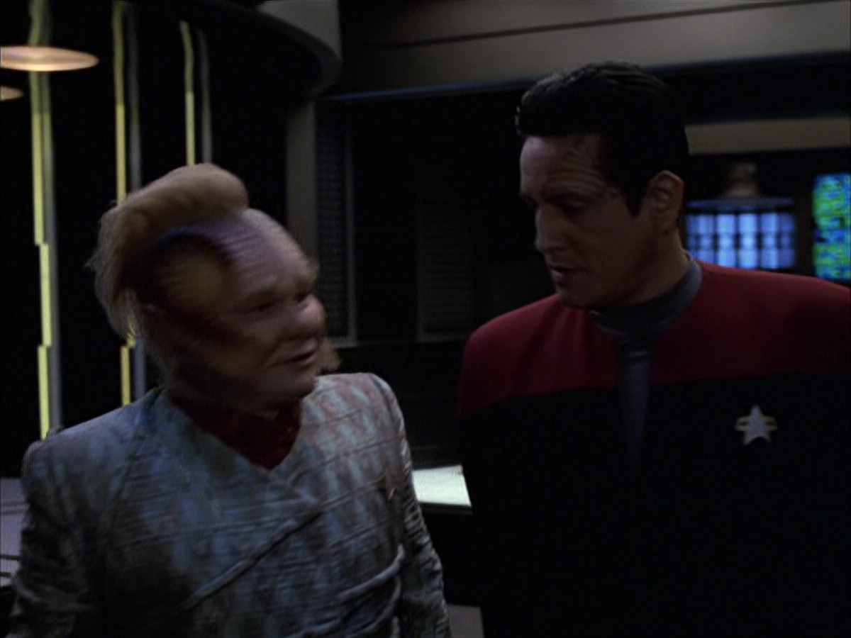 extant_StarTrek_VOY_6x15-Tsunkatse_02373.jpg
