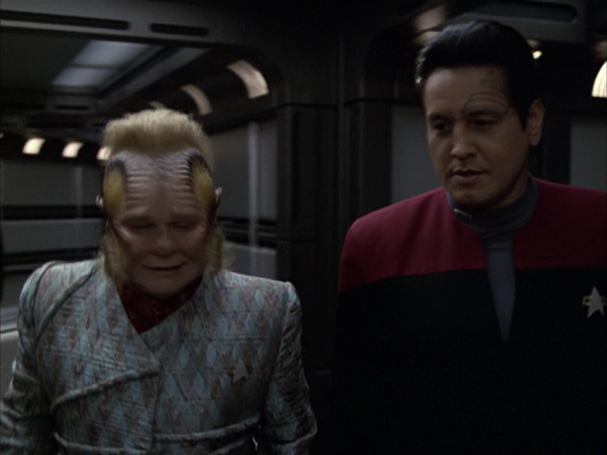 extant_StarTrek_VOY_6x15-Tsunkatse_02382.jpg