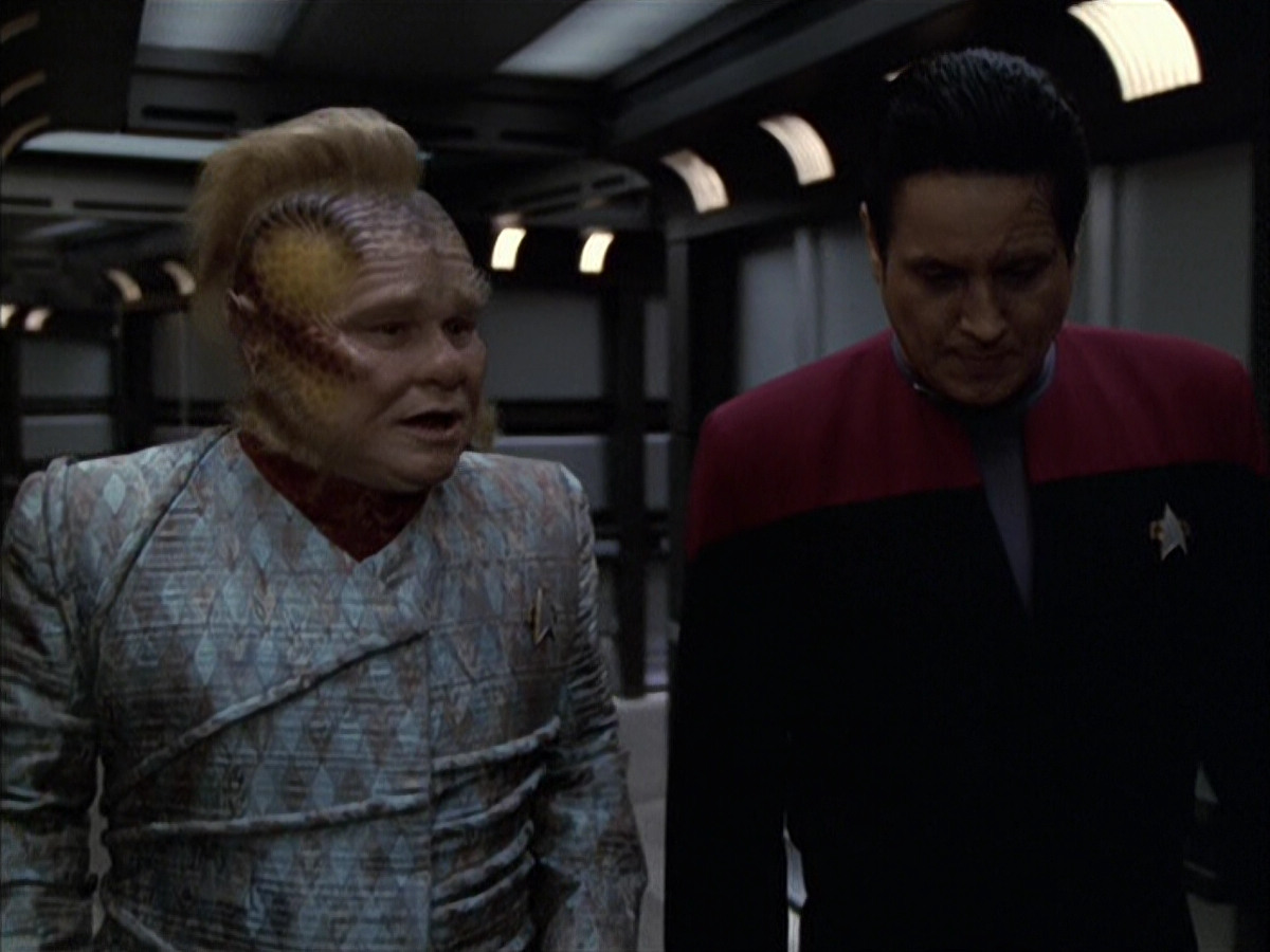 extant_StarTrek_VOY_6x15-Tsunkatse_02387.jpg