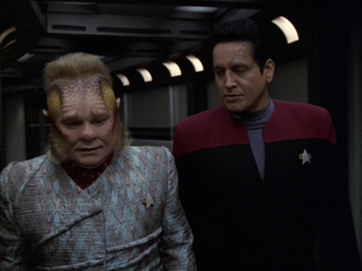 extant_StarTrek_VOY_6x15-Tsunkatse_02399.jpg