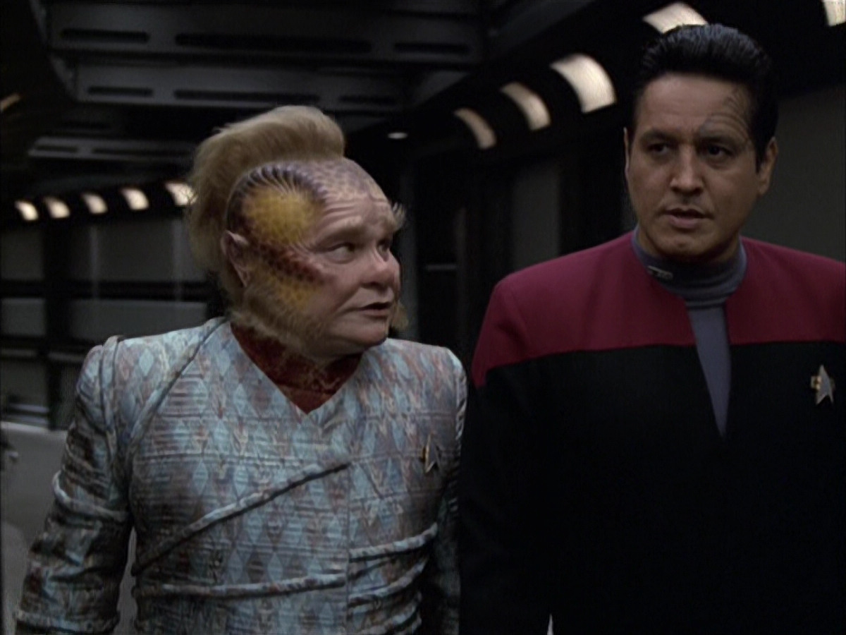 extant_StarTrek_VOY_6x15-Tsunkatse_02403.jpg