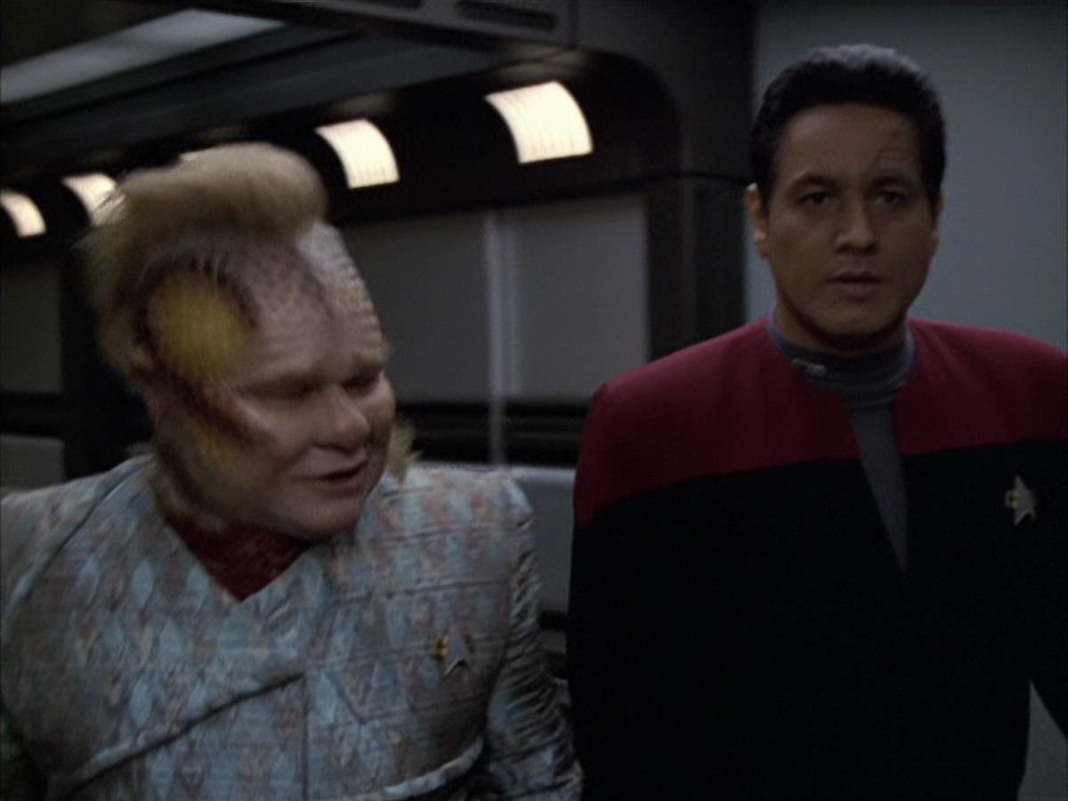 extant_StarTrek_VOY_6x15-Tsunkatse_02405.jpg