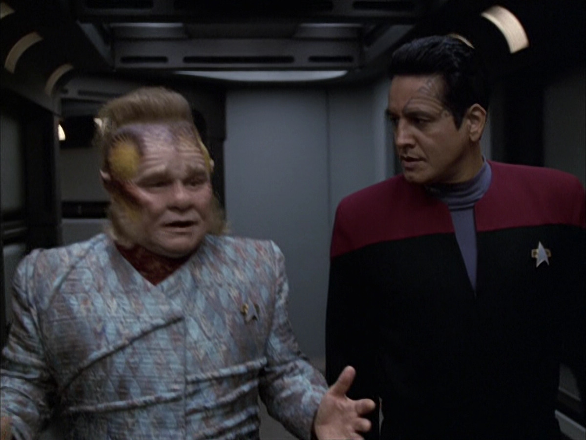 extant_StarTrek_VOY_6x15-Tsunkatse_02409.jpg