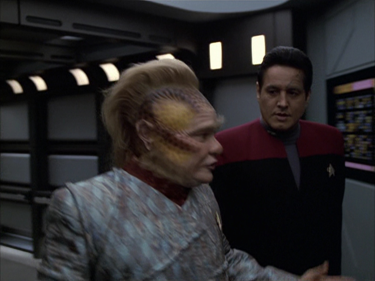 extant_StarTrek_VOY_6x15-Tsunkatse_02413.jpg