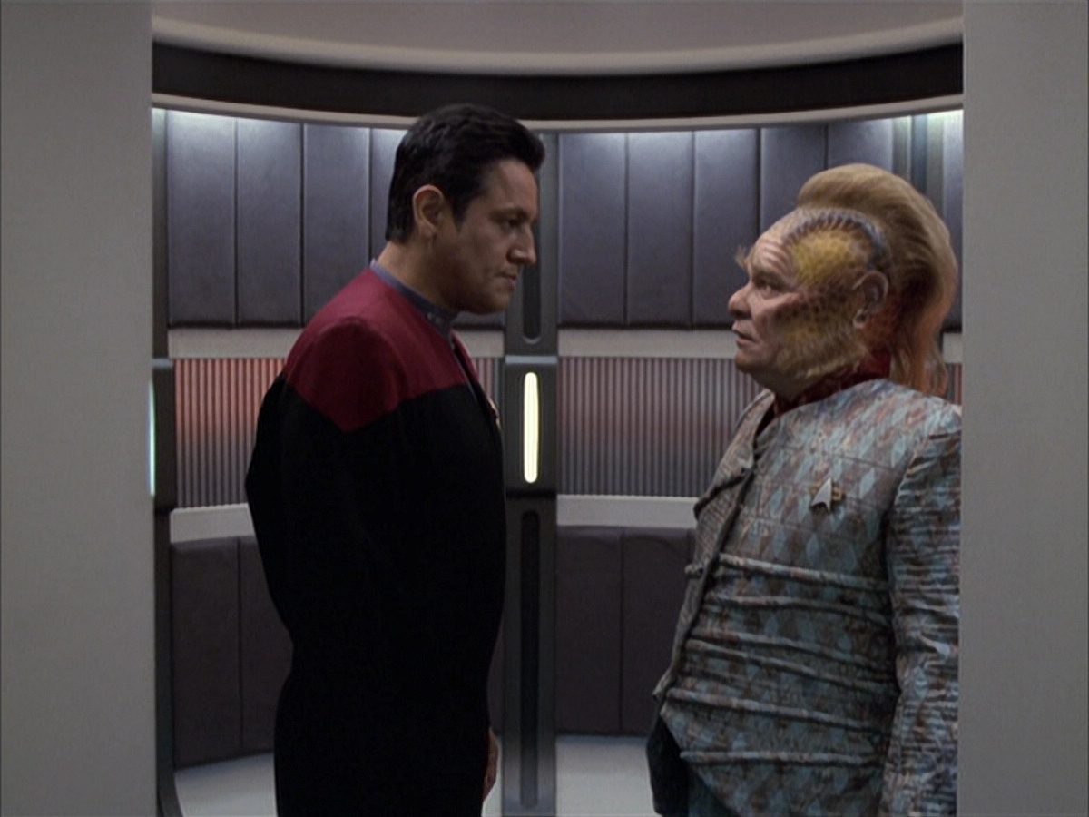 extant_StarTrek_VOY_6x15-Tsunkatse_02421.jpg