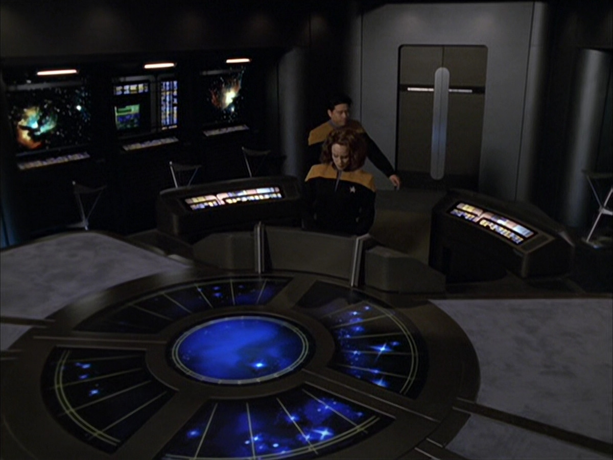 extant_StarTrek_VOY_6x15-Tsunkatse_02427.jpg