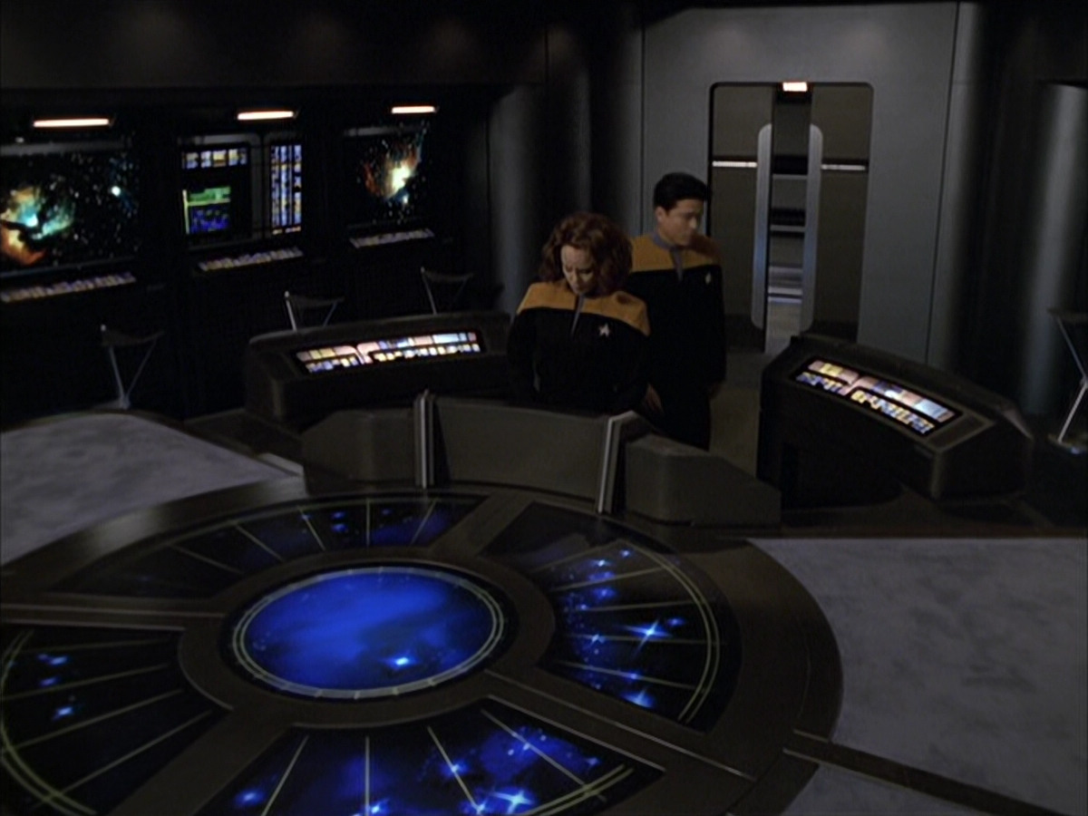 extant_StarTrek_VOY_6x15-Tsunkatse_02428.jpg