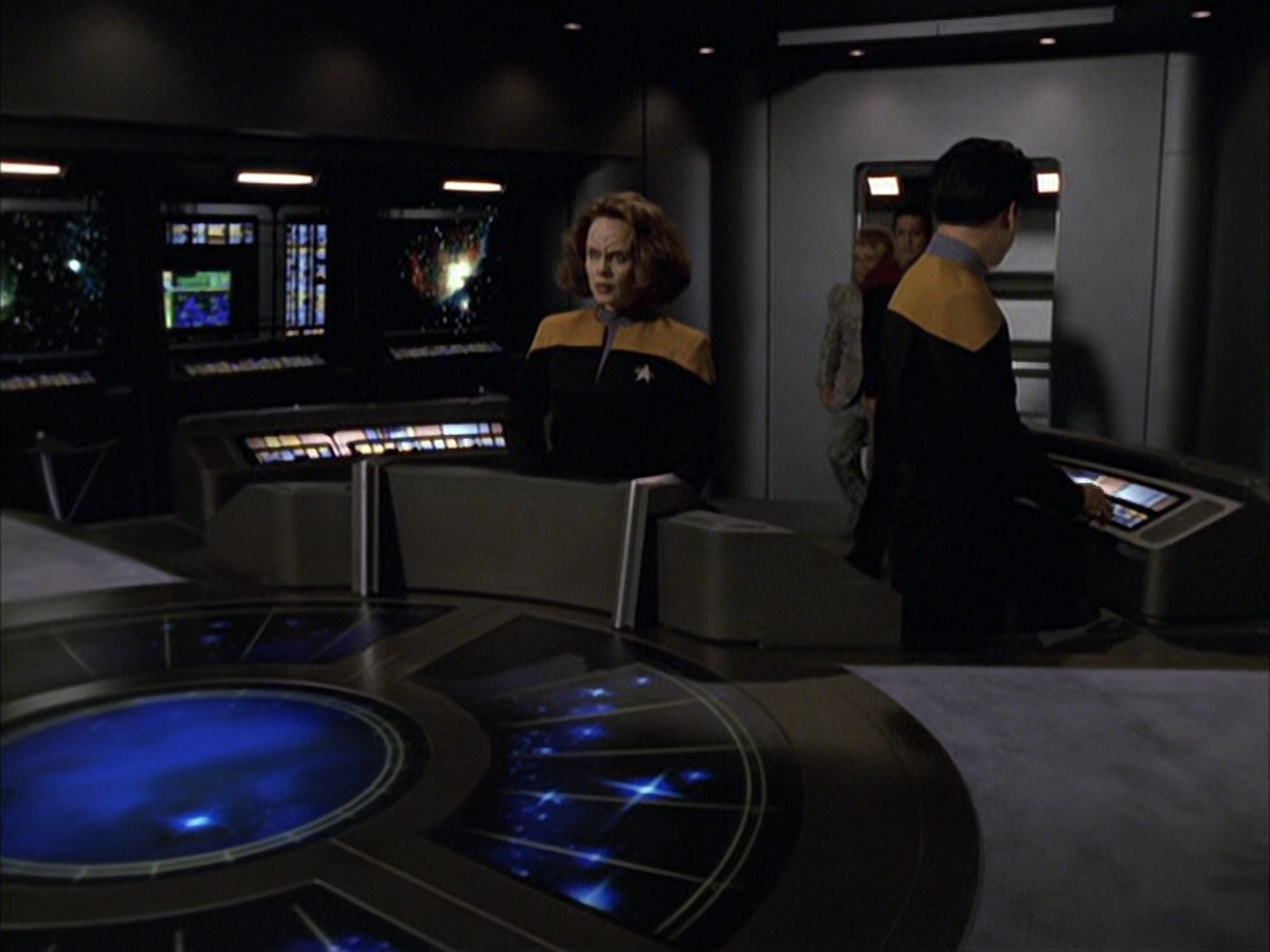 extant_StarTrek_VOY_6x15-Tsunkatse_02431.jpg