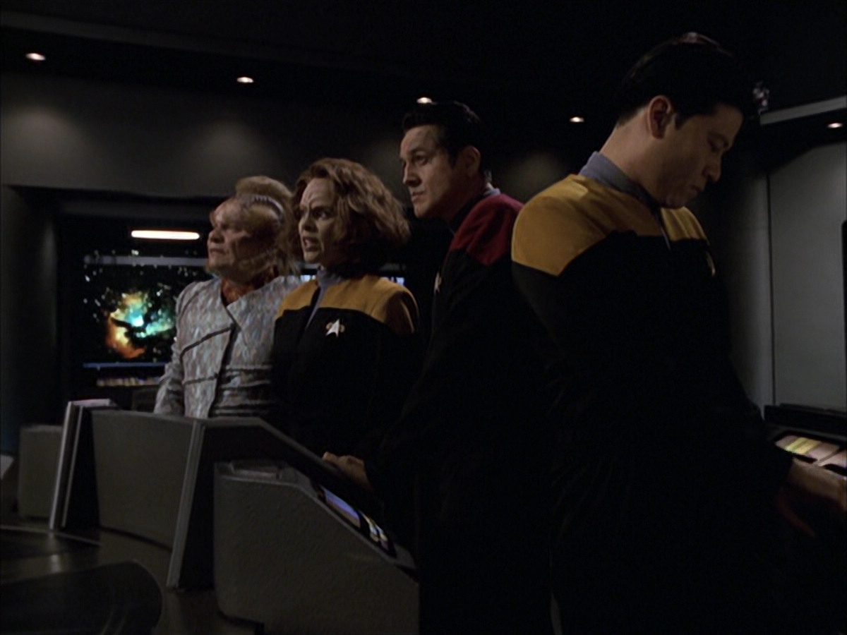 extant_StarTrek_VOY_6x15-Tsunkatse_02439.jpg