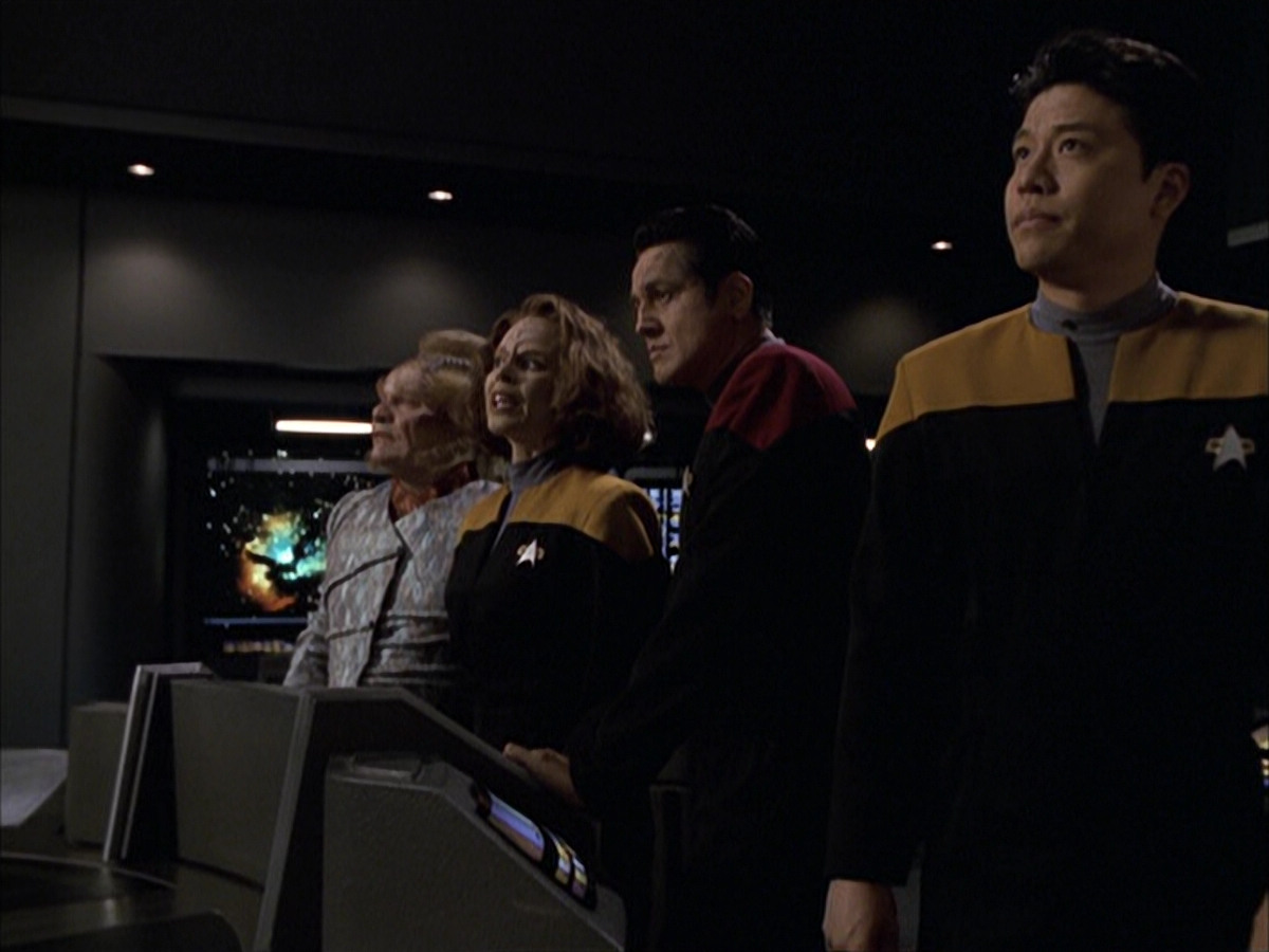 extant_StarTrek_VOY_6x15-Tsunkatse_02441.jpg