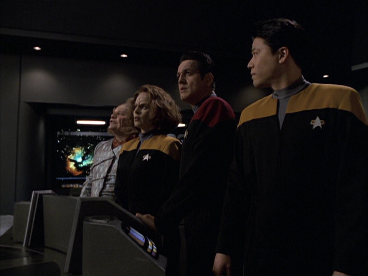 extant_StarTrek_VOY_6x15-Tsunkatse_02463.jpg