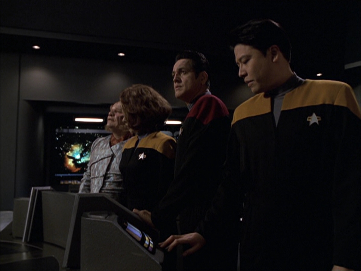 extant_StarTrek_VOY_6x15-Tsunkatse_02469.jpg