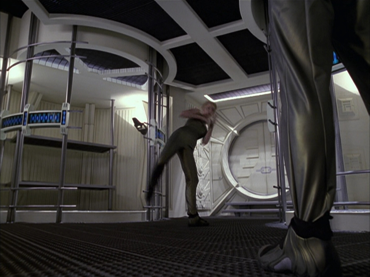 extant_StarTrek_VOY_6x15-Tsunkatse_02505.jpg