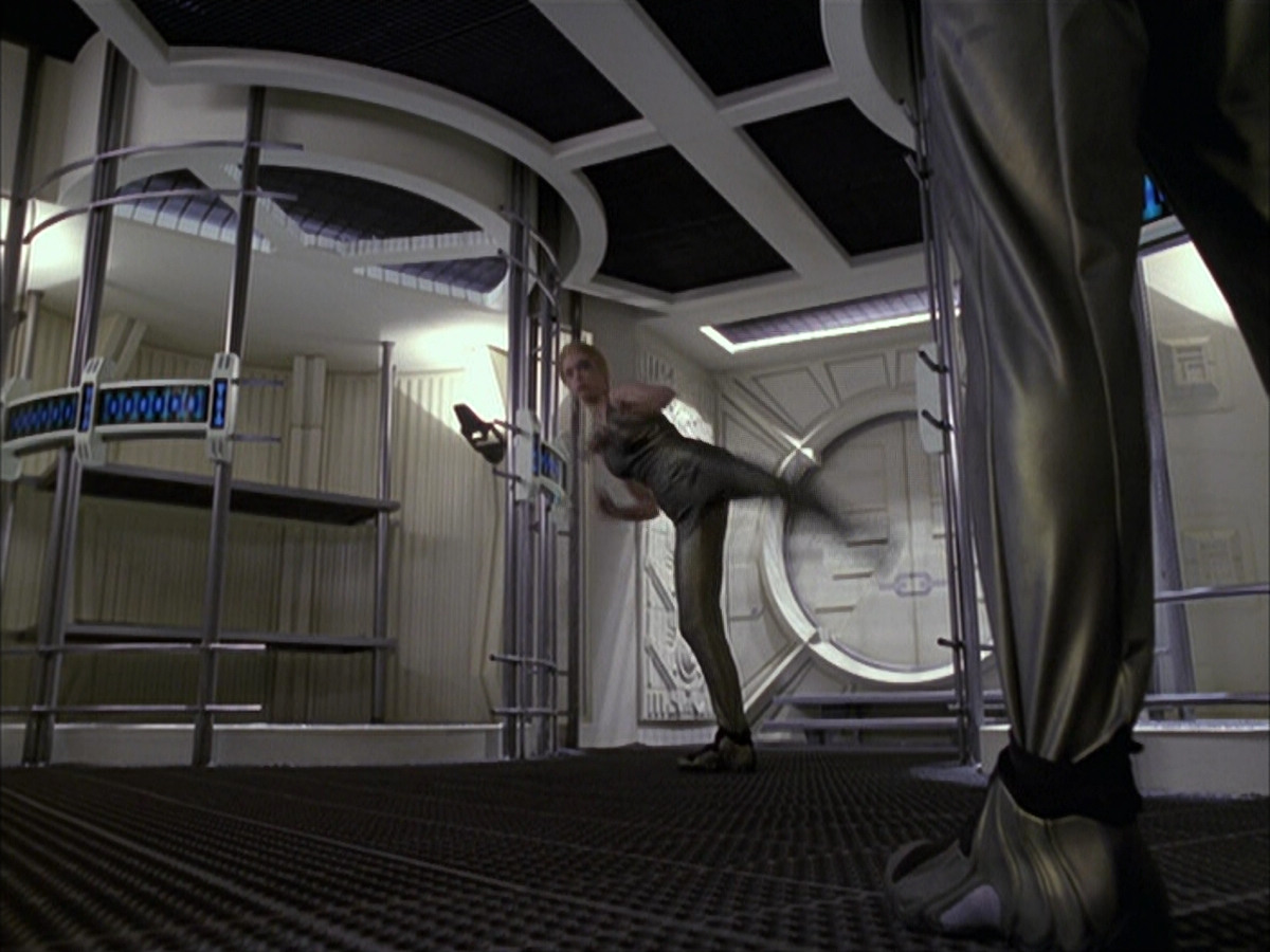 extant_StarTrek_VOY_6x15-Tsunkatse_02507.jpg