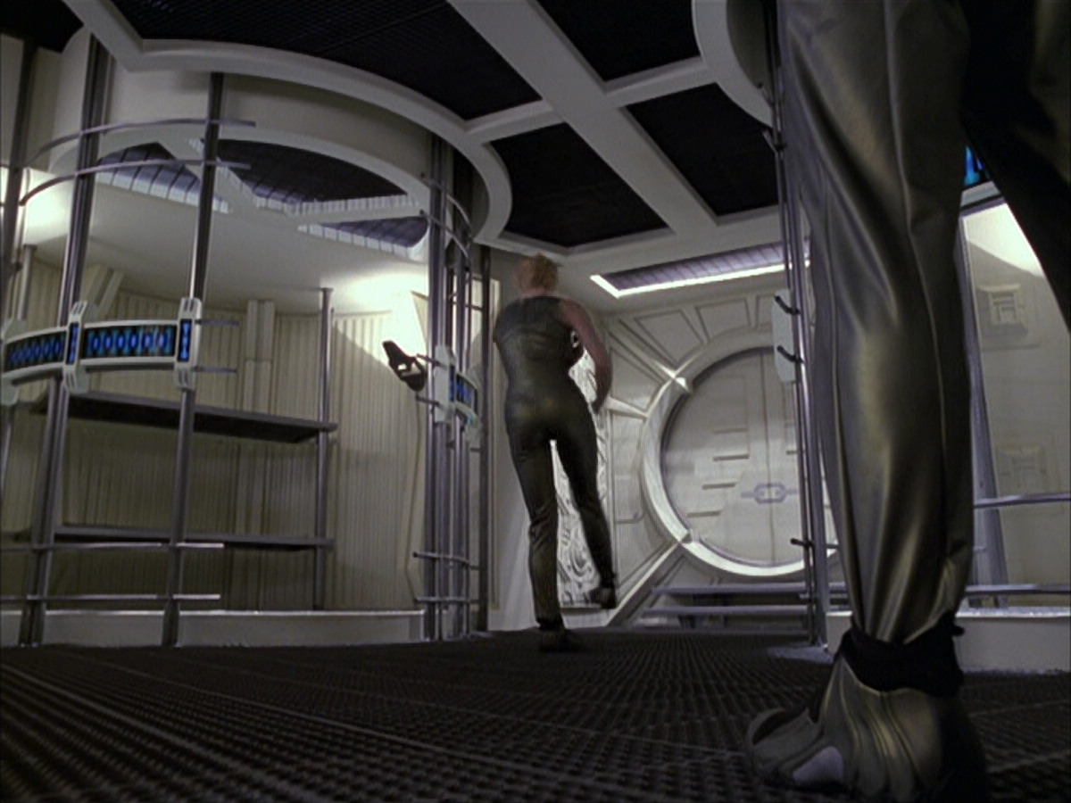 extant_StarTrek_VOY_6x15-Tsunkatse_02509.jpg