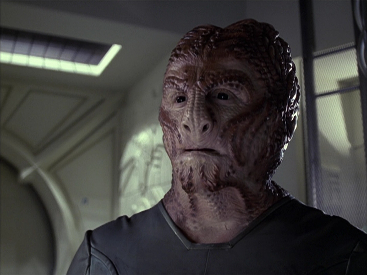 extant_StarTrek_VOY_6x15-Tsunkatse_02511.jpg