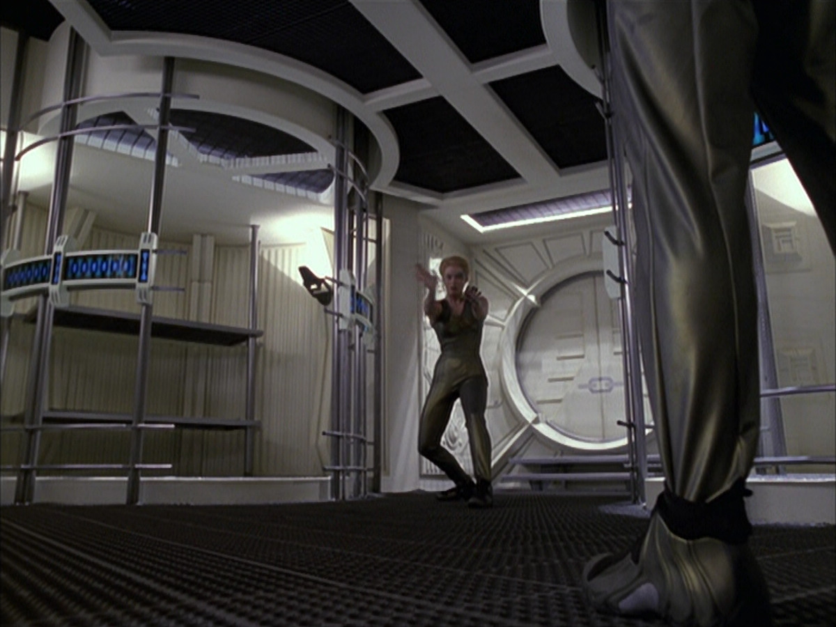 extant_StarTrek_VOY_6x15-Tsunkatse_02516.jpg