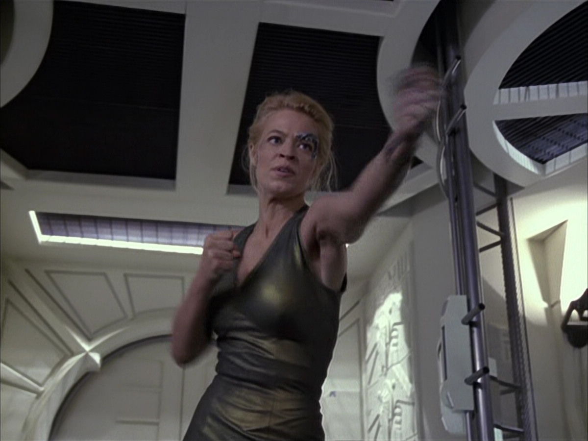 extant_StarTrek_VOY_6x15-Tsunkatse_02518.jpg