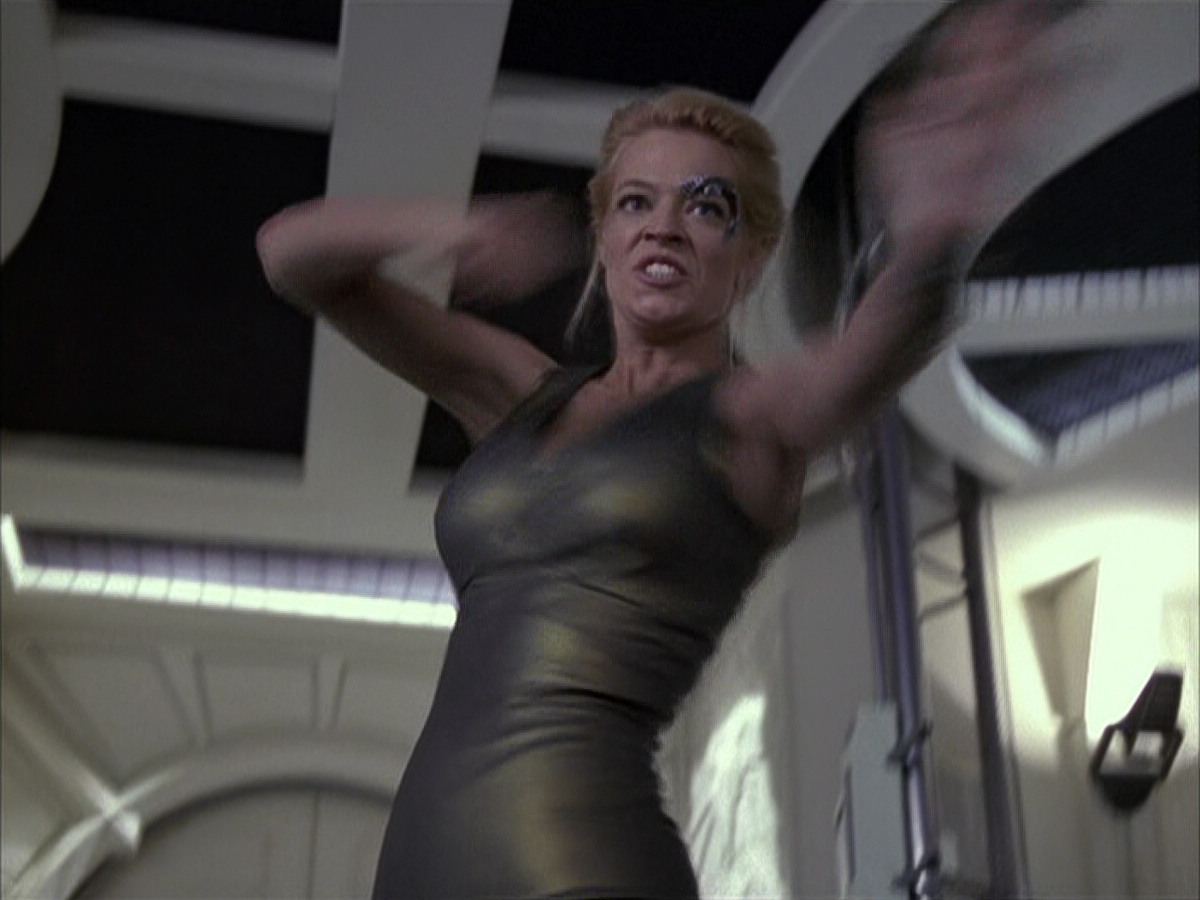 extant_StarTrek_VOY_6x15-Tsunkatse_02521.jpg