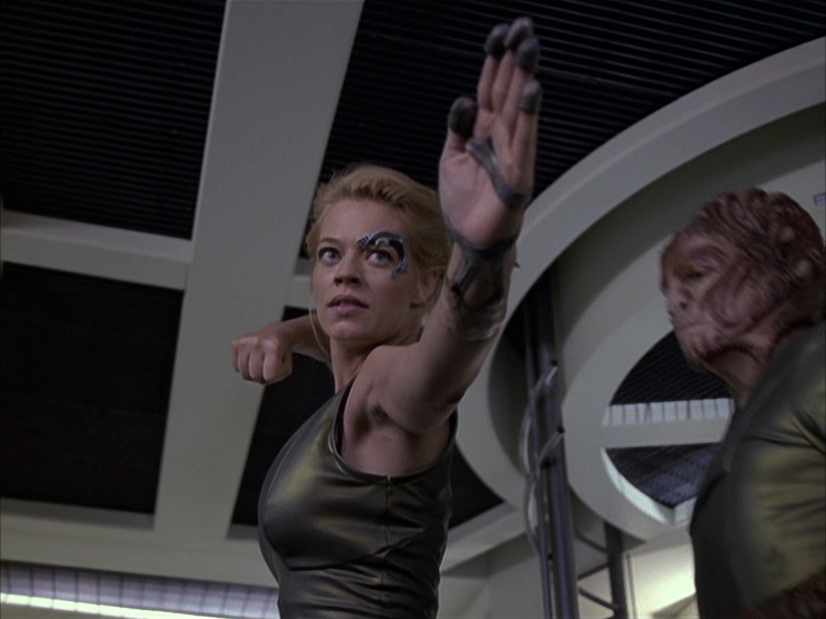 extant_StarTrek_VOY_6x15-Tsunkatse_02527.jpg