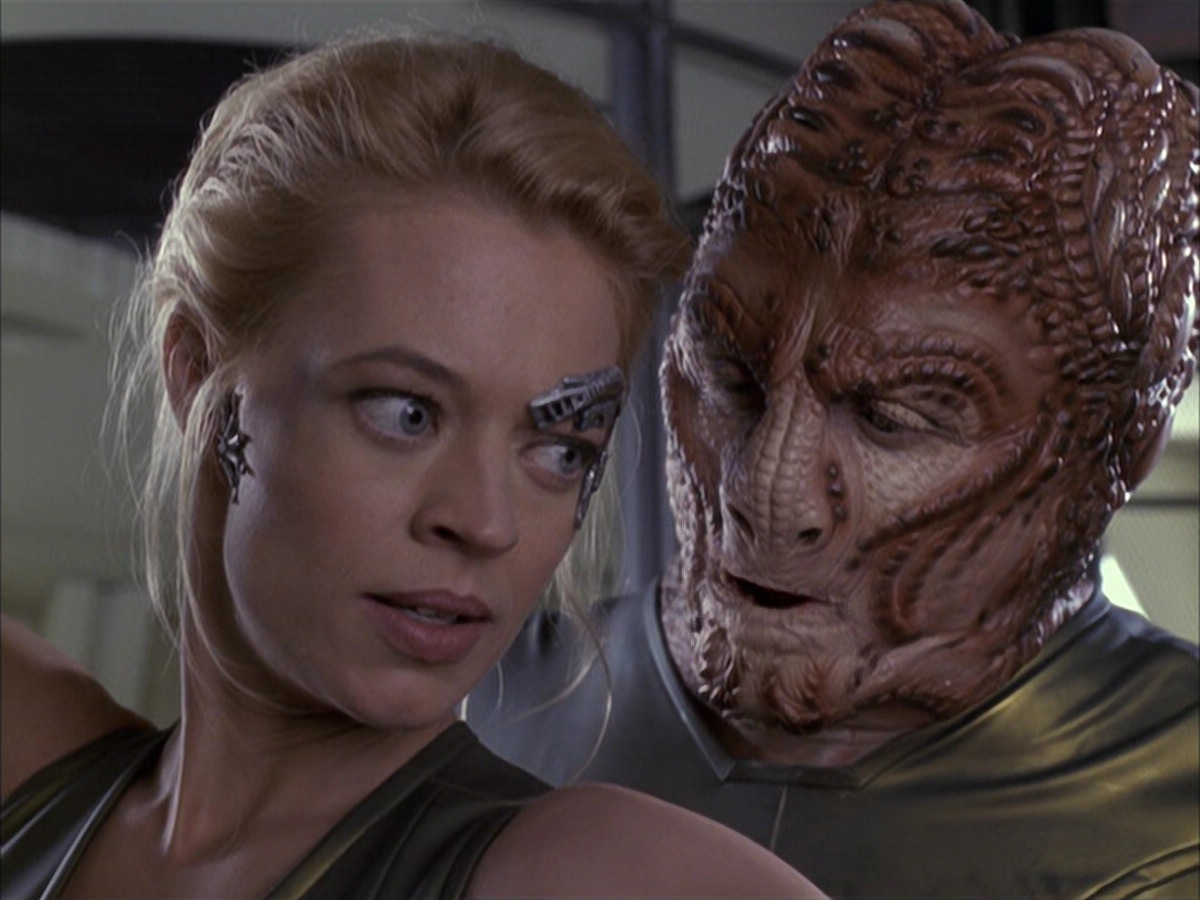 extant_StarTrek_VOY_6x15-Tsunkatse_02537.jpg