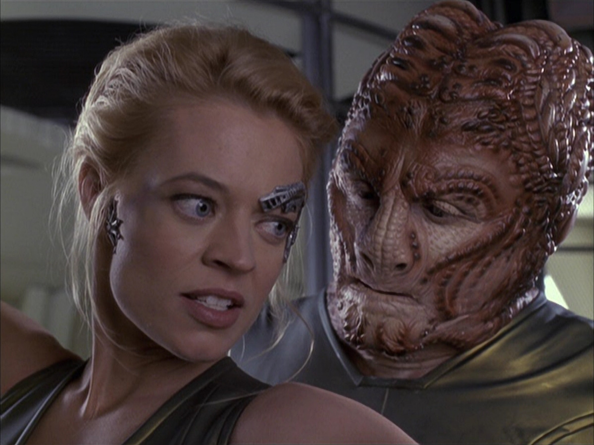 extant_StarTrek_VOY_6x15-Tsunkatse_02539.jpg