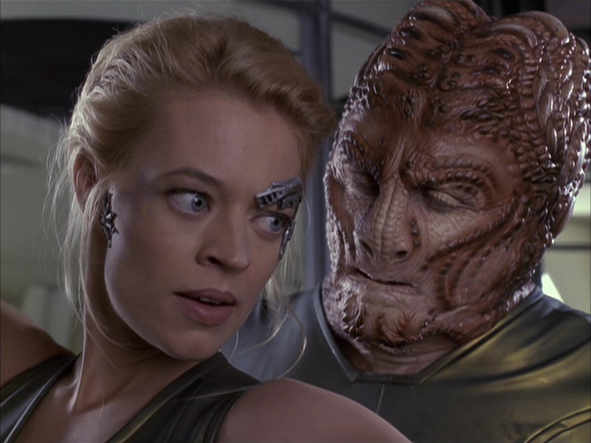 extant_StarTrek_VOY_6x15-Tsunkatse_02542.jpg