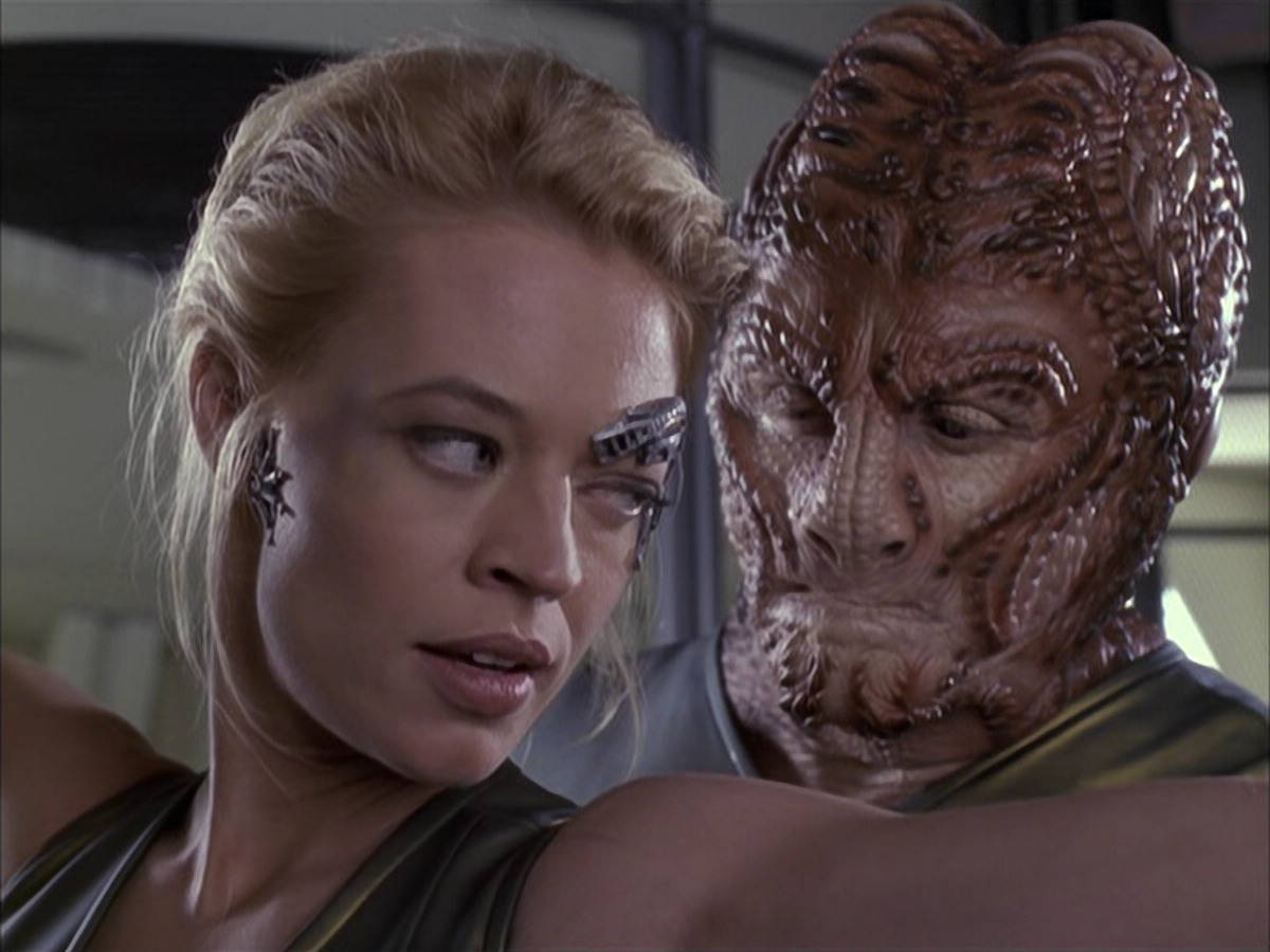 extant_StarTrek_VOY_6x15-Tsunkatse_02548.jpg