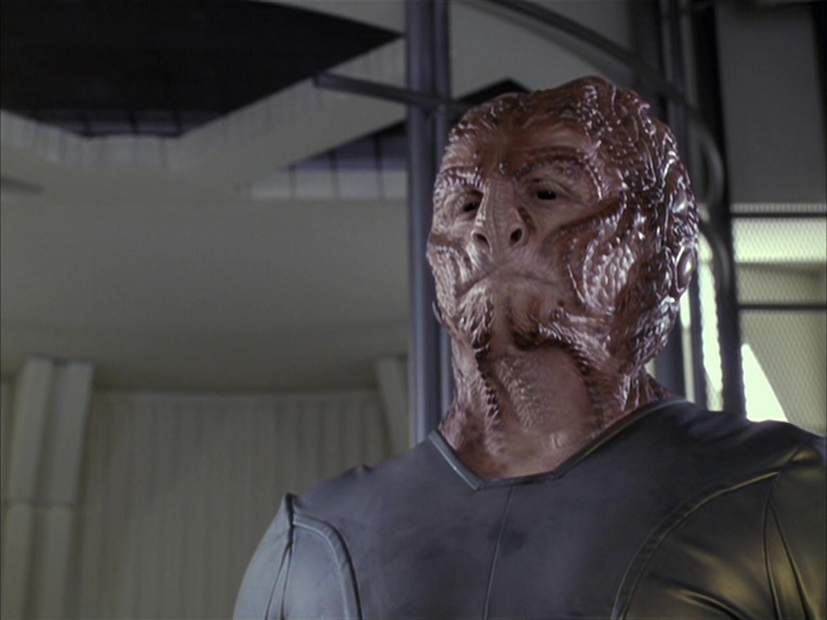 extant_StarTrek_VOY_6x15-Tsunkatse_02555.jpg