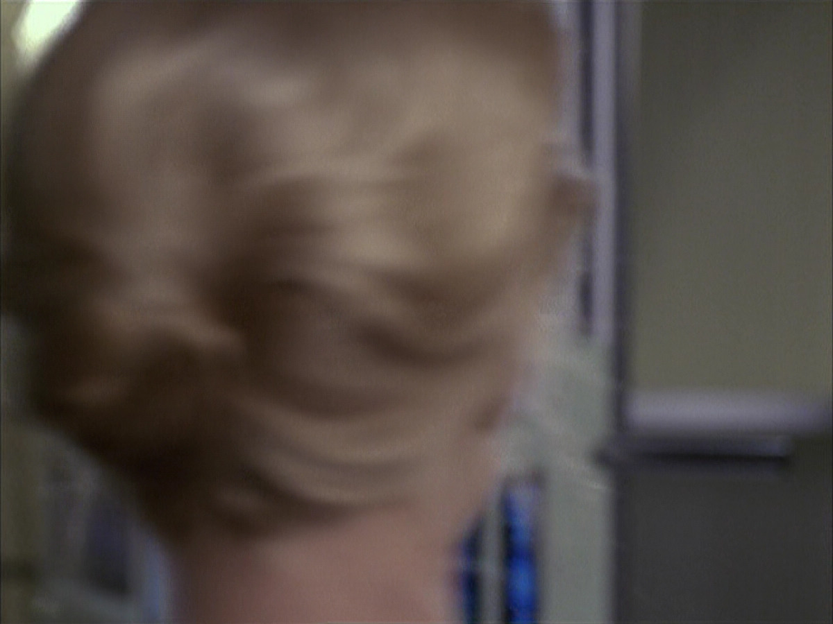 extant_StarTrek_VOY_6x15-Tsunkatse_02557.jpg