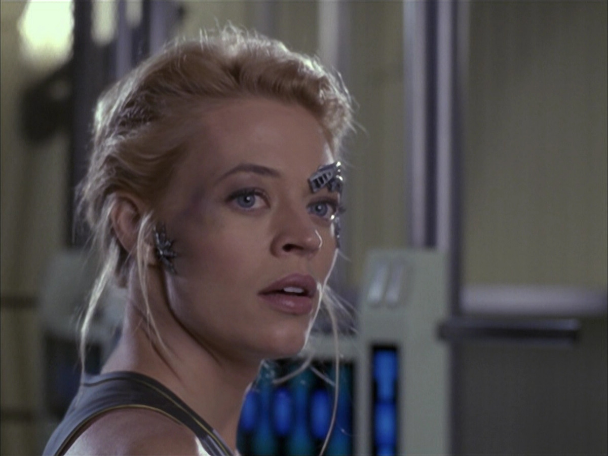 extant_StarTrek_VOY_6x15-Tsunkatse_02560.jpg