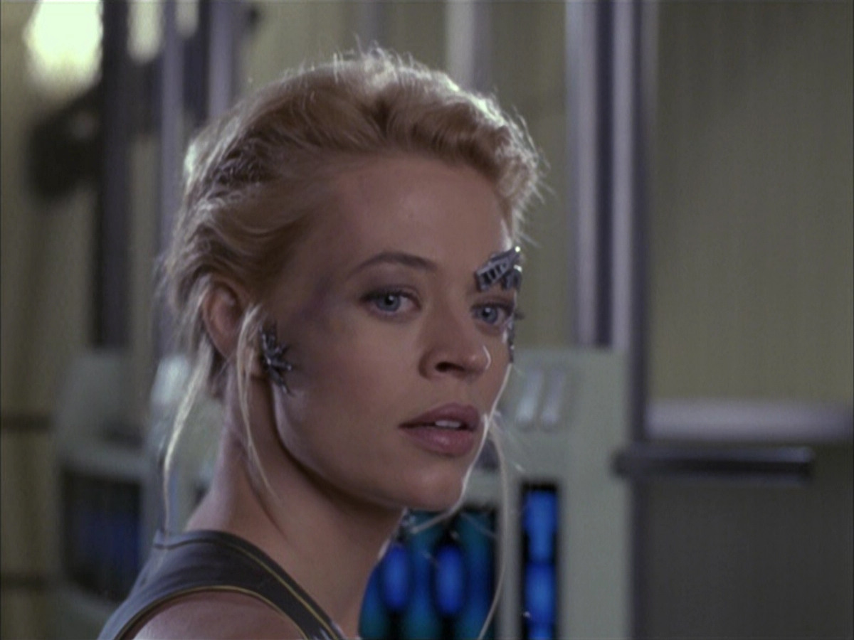 extant_StarTrek_VOY_6x15-Tsunkatse_02561.jpg